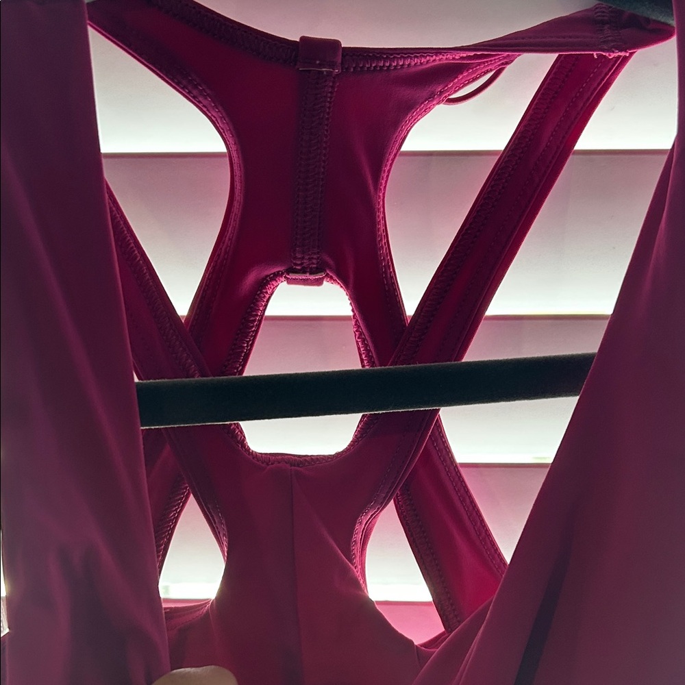 Lululemon Stash It Bra Support Size 6 Ripened Raspberry - Picture 2 of 6